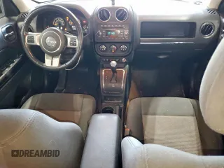 2015 Jeep Patriot Latitude with VIN 1C4NJPFB5FD263798, listed as a Copart auction lot 59739195 with 61,927 mi miles and Clean title. Bid and sale history available at DreamBid. Image 8.