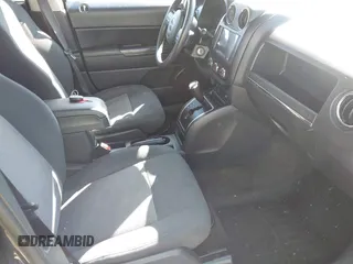 2015 Jeep Patriot Sport with VIN 1C4NJPBB8FD399932, listed as a IAAI auction lot 41935017 with 92,379 mi miles. Bid and sale history available at carsss.com. Image 5.