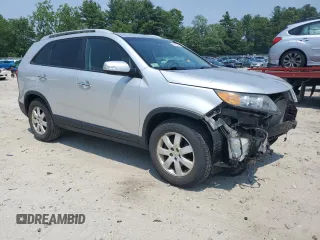 2012 Kia Sorento LX z VIN 5XYKT3A60CG200444, wystawiony jako Copart lot #60508715 z przebiegiem 47 935 mil mil oraz Czysty tytuł • Clean title. Historia ofert i sprzedaży dostępna na DreamBid. Obrazek 4.