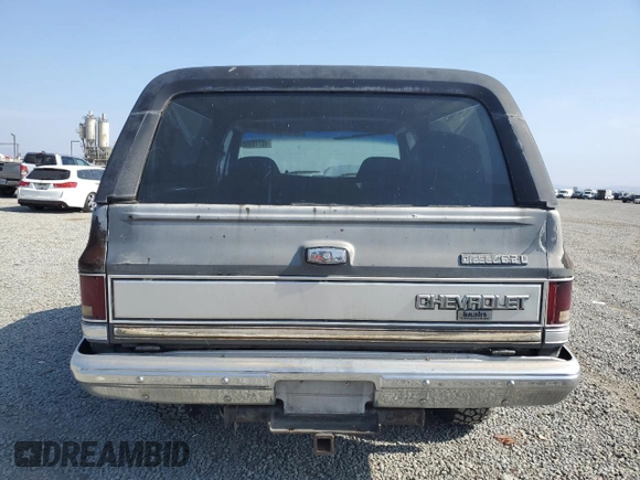 1987 Chevrolet Blazer z VIN 1GNEV18C0HF122644, wystawiony jako Copart lot #60716955 z przebiegiem 69 232 mil mil oraz Czysty tytuł • Clean title. Historia ofert i sprzedaży dostępna na DreamBid. Obrazek 6.