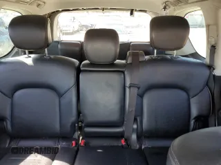 2018 Nissan Armada SL z VIN JN8AY2NC8JX500366, wystawiony jako Copart lot #52125215 z przebiegiem 132 818 mil mil oraz Szkoda całkowita • Salvage title. Historia ofert i sprzedaży dostępna na DreamBid. Obrazek 10.