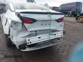 2019 Nissan Altima S with VIN 1N4BL4BVXKC159535, listed as a IAAI auction lot 41136702 with 90,380 mi miles and . Bid and sale history available at carsss.com. Image 6.