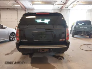 2013 GMC Yukon Denali with VIN 1GKS2EEF2DR221845, listed as a IAAI auction lot 42148383 with 226,367 mi miles. Bid and sale history available at carsss.com. Image 16.