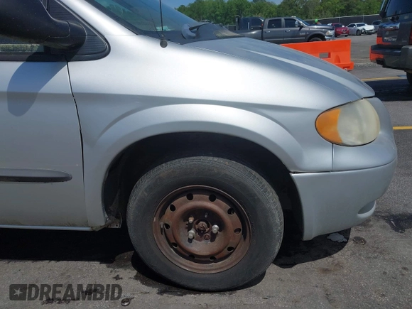 2002 Dodge Caravan Sport with VIN 2B4GP44362R699632, listed as a IAAI auction lot 42088557 with 237,844 mi miles. Bid and sale history available at carsss.com. Image 6.