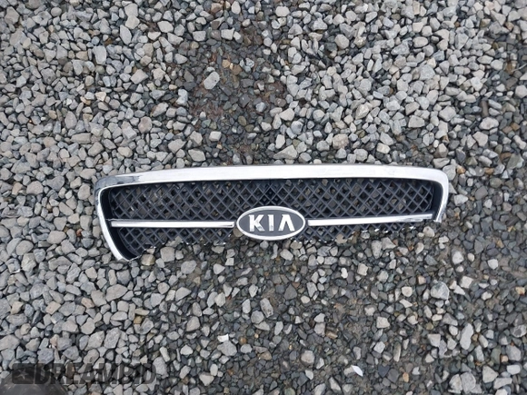 2005 Kia Sedona LX with VIN KNDUP132X56742698, listed as a IAAI auction lot 41637967 with 118,346 mi miles. Bid and sale history available at carsss.com. Image 12.