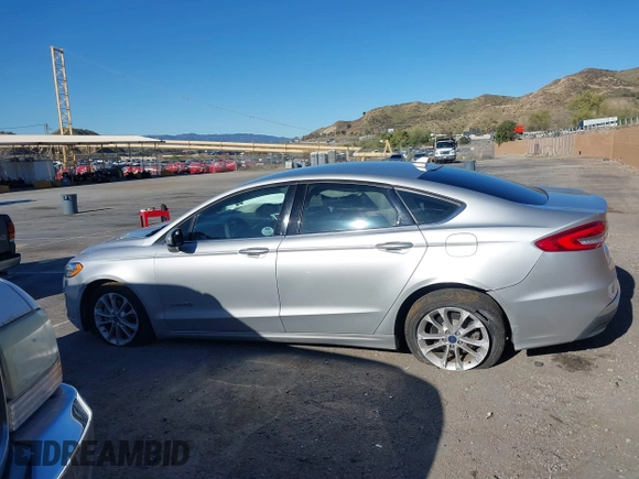 2019 Ford Fusion SE with VIN 3FA6P0LUXKR208139, listed as a IAAI auction lot 41820958 with 66,609 mi miles and . Bid and sale history available at DreamBid. Image 14.