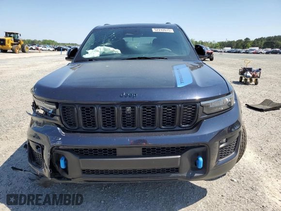 2022 Jeep Grand Cherokee Trailhawk with VIN 1C4RJYC66N8735786, listed as a Copart auction lot 52242615 with 39,626 mi miles and Salvage title. Bid and sale history available at DreamBid. Image 5.