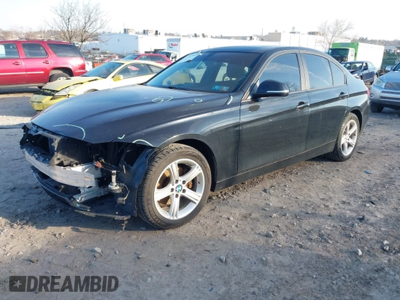 2013 BMW 3 Series 320i xDrive z VIN WBA3C3C54DF982886, wystawiony jako IAAI lot #41907850 z przebiegiem 104 020 mil mil oraz . Historia ofert i sprzedaży dostępna na DreamBid. Obrazek 2.