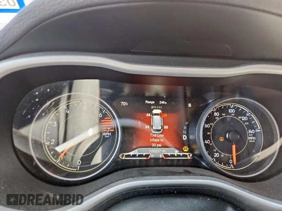 2016 Jeep Cherokee Limited with VIN 1C4PJLDB9GW329005, listed as a Copart auction lot 61939155 with 106,237 mi miles and Clean title. Bid and sale history available at DreamBid. Image 9.