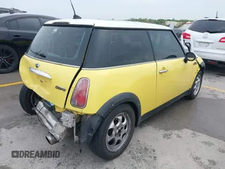 2005 MINI Hardtop with VIN WMWRC33505TK62367, listed as a IAAI auction lot 42397651 with Not provided miles and . Bid and sale history available at DreamBid. Image 4.