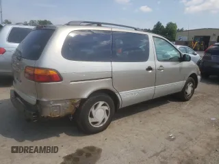 2000 Toyota Sienna LE with VIN 4T3ZF13C8YU219698, listed as a Copart auction lot 59733984 with 305,061 mi miles and Salvage Title. Bid and sale history available at carsss.com. Image 3.