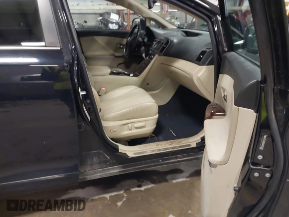 2010 Toyota Venza with VIN 4T3ZK3BB2AU025903, listed as a IAAI auction lot 41850784 with 176,930 mi miles. Bid and sale history available at carsss.com. Image 5.