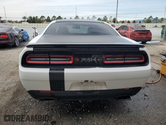 2017 Dodge Challenger R/T with VIN 2C3CDZBT4HH659353, listed as a Copart auction lot 88946825 with 120,496 mi miles and Salvage title. Bid and sale history available at DreamBid. Image 6.