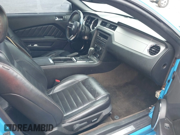2013 Ford Mustang GT with VIN 1ZVBP8CF4D5268218, listed as a IAAI auction lot 41555868 with 219,385 mi miles. Bid and sale history available at carsss.com. Image 5.