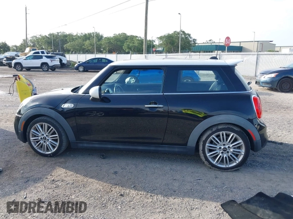 2016 MINI Hardtop S with VIN WMWXP7C53G2A42932, listed as a IAAI auction lot 42461469 with 76,038 mi miles and . Bid and sale history available at DreamBid. Image 14.