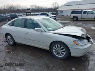 2007 Hyundai Azera SE z VIN KMHFC46F57A178118, wystawiony jako IAAI lot #41653806 z przebiegiem 104 221 mil mil oraz . Historia ofert i sprzedaży dostępna na DreamBid. Obrazek 1.