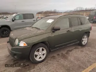 2007 Jeep Compass Sport with VIN 1J8FT47W77D221755, listed as a IAAI auction lot 41826458 with 205,072 mi miles. Bid and sale history available at carsss.com. Image 2.