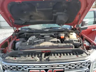 2022 GMC Sierra 3500HD Denali with VIN 1GT49WEY2NF137602, listed as a Copart auction lot 46927635 with 20,038 mi miles and Salvage Title. Bid and sale history available at carsss.com. Image 13.