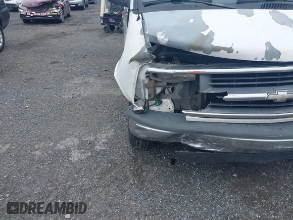 2002 Chevrolet Express Cargo with VIN 1GCHG35R621159402, listed as a IAAI auction lot 42170093 with Not provided miles and . Bid and sale history available at DreamBid. Image 6.