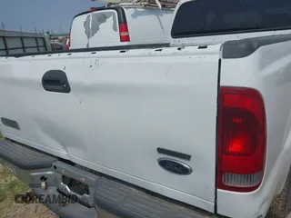 2007 Ford F-250 XL z VIN 1FTSW20P57EB51834, wystawiony jako IAAI lot #42058819 z przebiegiem 258 989 mil mil oraz . Historia ofert i sprzedaży dostępna na DreamBid. Obrazek 18.
