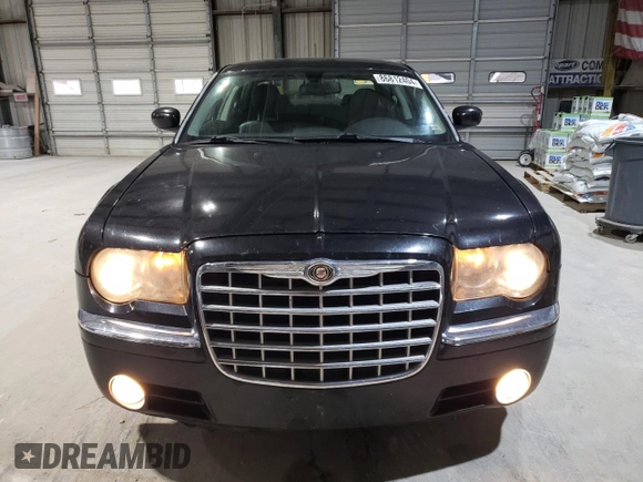 2008 Chrysler 300 z VIN 2C3LK33G58H203852, wystawiony jako Copart lot #86812404 z przebiegiem 213 031 mil mil oraz Szkoda całkowita • Salvage title. Historia ofert i sprzedaży dostępna na DreamBid. Obrazek 5.
