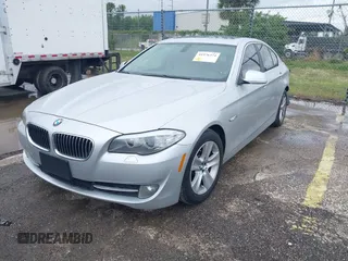 2011 BMW 5 Series 528i with VIN WBAFR1C59BDV76532, listed as a IAAI auction lot 41976374 with 135,732 mi miles and . Bid and sale history available at carsss.com. Image 2.