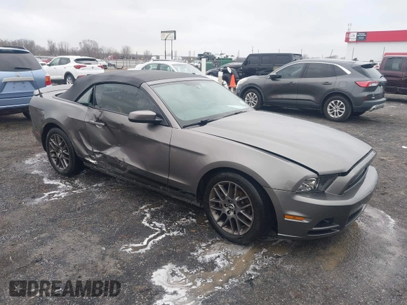 2014 Ford Mustang V6 with VIN 1ZVBP8EM1E5228353, listed as a IAAI auction lot 41525666 with 138,024 mi miles. Bid and sale history available at carsss.com. Image 1.