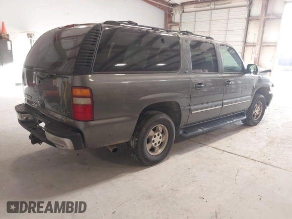 2001 Chevrolet Suburban LS with VIN 3GNEC16T21G222550, listed as a IAAI auction lot 41371629 with 261,681 mi miles. Bid and sale history available at carsss.com. Image 4.