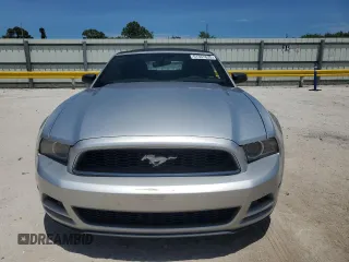 2014 Ford Mustang V6 with VIN 1ZVBP8EM6E5280254, listed as a Copart auction lot 61367625 with 81,346 mi miles and Salvage title. Bid and sale history available at DreamBid. Image 5.
