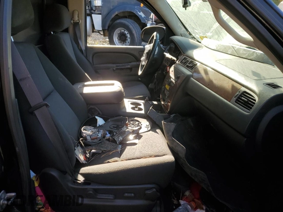 2012 Chevrolet Suburban with VIN 1GNWCLEG8CR277088, listed as a Copart auction lot 76670444 with Not provided miles and Salvage title. Bid and sale history available at DreamBid. Image 5.