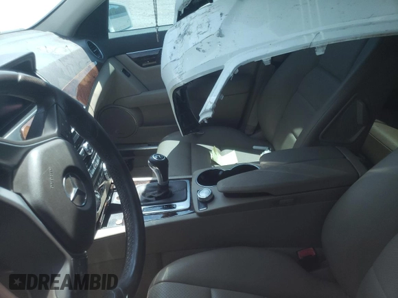 2014 Mercedes-Benz C 350 Sport with VIN WDDGF5HB3EA927761, listed as a Copart auction lot 71959814 with Not Provided miles and Salvage Title. Bid and sale history available at DreamBid. Image 9.