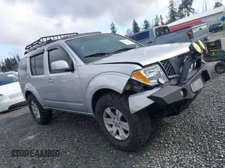 2005 Nissan Pathfinder SE z VIN 5N1AR18W35C790033, wystawiony jako IAAI lot #41949129 z przebiegiem 227 199 mil mil oraz . Historia ofert i sprzedaży dostępna na DreamBid. Obrazek 1.