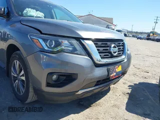 2017 Nissan Pathfinder SL with VIN 5N1DR2MM1HC643706, listed as a IAAI auction lot 41907925 with 88,577 mi miles. Bid and sale history available at carsss.com. Image 6.
