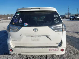 2011 Toyota Sienna SE with VIN 5TDXK3DC7BS029302, listed as a IAAI auction lot 41632724 with 211,503 mi miles. Bid and sale history available at carsss.com. Image 16.