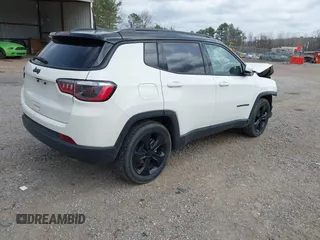 2021 Jeep Compass Latitude z VIN 3C4NJCBB6MT587350, wystawiony jako IAAI lot #41769694 z przebiegiem 73 739 mil mil oraz . Historia ofert i sprzedaży dostępna na DreamBid. Obrazek 4.