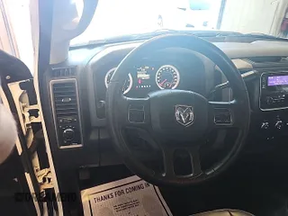 2013 Ram 1500 Tradesman z VIN 1C6RR6FP9DS560721, wystawiony jako IAAI lot #42598892 z przebiegiem 224 498 mil mil oraz . Historia ofert i sprzedaży dostępna na DreamBid. Obrazek 1.