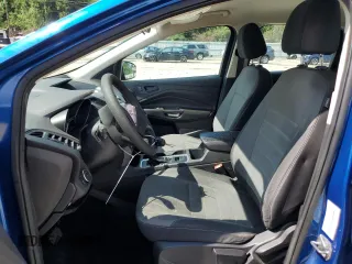 2017 Ford Escape S z VIN 1FMCU0F72HUD25173, wystawiony jako Copart lot #59882215 z przebiegiem 233 578 mil mil oraz Szkoda całkowita • Salvage title. Historia ofert i sprzedaży dostępna na DreamBid. Obrazek 7.