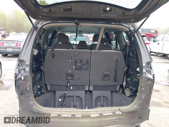 2016 Kia Sedona LX with VIN KNDMB5C17G6093362, listed as a IAAI auction lot 41996581 with 107,160 mi miles and . Bid and sale history available at DreamBid. Image 18.