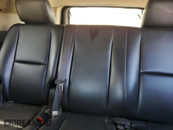 2008 GMC Yukon SLT 4SA z VIN 1GKFK13098R260463, wystawiony jako Copart lot #53386835 z przebiegiem Nie podano mil oraz Nie do naprawy • Non repairable. Historia ofert i sprzedaży dostępna na DreamBid. Obrazek 10.