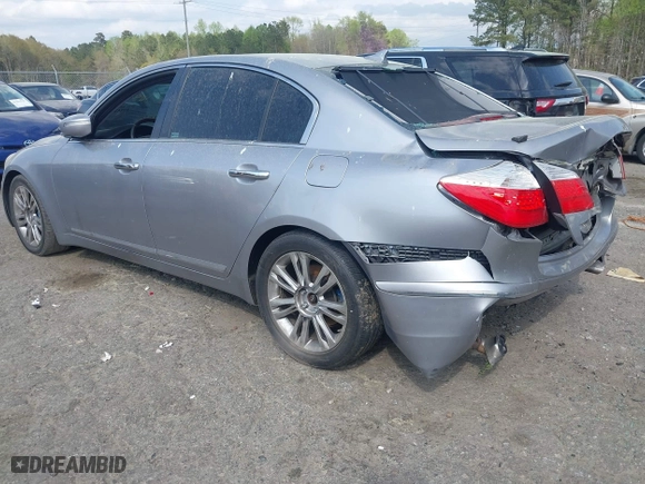 2009 Hyundai Genesis with VIN KMHGC46FC9U068194, listed as a IAAI auction lot 41942097 with 277,354 mi miles. Bid and sale history available at carsss.com. Image 3.