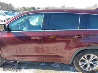 2015 Toyota Highlander LE with VIN 5TDBKRFH2FS095526, listed as a IAAI auction lot 41396935 with 134,624 mi miles. Bid and sale history available at carsss.com. Image 14.