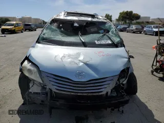 2015 Toyota Sienna XLE с VIN 5TDYK3DC8FS557294, выставлен на аукционе Copart как лот 57247845 с пробегом Не указан миль и Списание • Salvage title. История ставок и продаж доступна на DreamBid. Изображение 5.