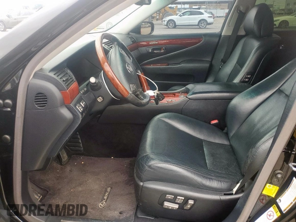 2012 Lexus LS 460 z VIN JTHBL5EFXC5111591, wystawiony jako Copart lot #54612615 z przebiegiem 273 050 mil mil oraz Szkoda całkowita • Salvage title. Historia ofert i sprzedaży dostępna na DreamBid. Obrazek 7.