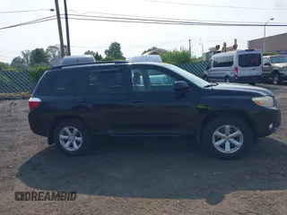 2009 Toyota Highlander z VIN JTEDS41A292082496, wystawiony jako IAAI lot #42495433 z przebiegiem 100 118 mil mil oraz . Historia ofert i sprzedaży dostępna na DreamBid. Obrazek 13.