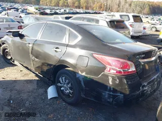2013 Nissan Altima 2.5 SL with VIN 1N4AL3AP5DC911671, listed as a IAAI auction lot 41036210 with 197,080 mi miles. Bid and sale history available at carsss.com. Image 3.