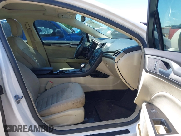 2014 Ford Fusion SE with VIN 1FA6P0H74E5384033, listed as a IAAI auction lot 41973706 with 187,988 mi miles. Bid and sale history available at carsss.com. Image 5.