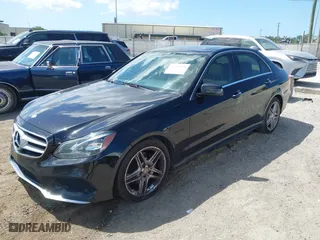 2014 Mercedes-Benz E-Class E 350 Luxury with VIN WDDHF8JB7EA791635, listed as a IAAI auction lot 41999708 with 133,509 mi miles. Bid and sale history available at carsss.com. Image 17.