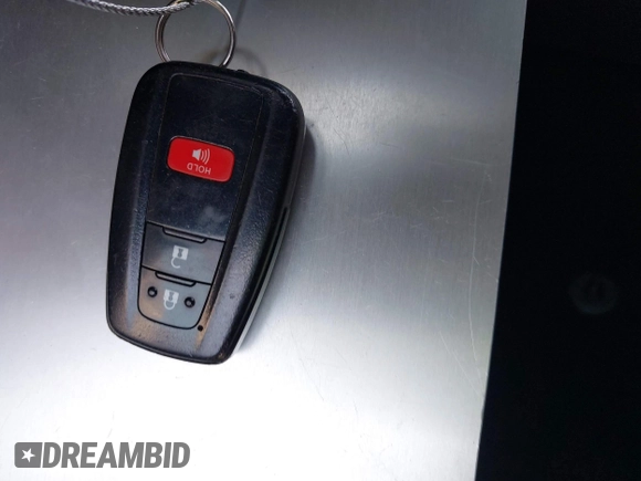 2020 Toyota RAV4 XLE with VIN 2T3W1RFV4LW097198, listed as a IAAI auction lot 42771030 with 33,354 mi miles and . Bid and sale history available at DreamBid. Image 11.