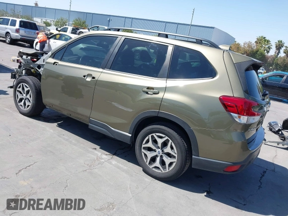 2022 Subaru Forester Premium z VIN JF2SKAEC2NH431414, wystawiony jako IAAI lot #42404661 z przebiegiem 51 516 mil mil oraz . Historia ofert i sprzedaży dostępna na DreamBid. Obrazek 3.