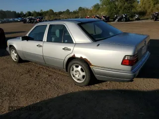 1995 Mercedes-Benz E Class with VIN WDBEA32EXSC263979, listed as a Copart auction lot 74835024 with 201,088 mi miles and Clean Title. Bid and sale history available at carsss.com. Image 2.